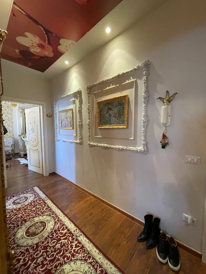 Tirane, jepet me qera apartament 1+1 Kati 5, 84 m² 700 € (Komuna e parisit)