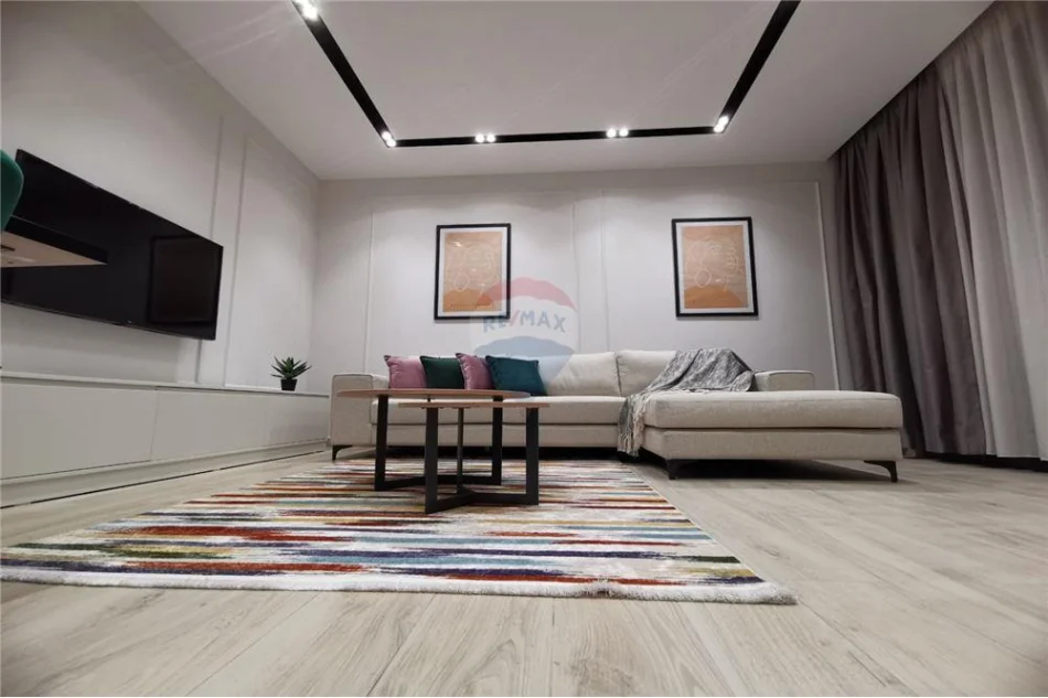 Tirane, jepet me qera apartament 1+1 , 75 m² 850 € 