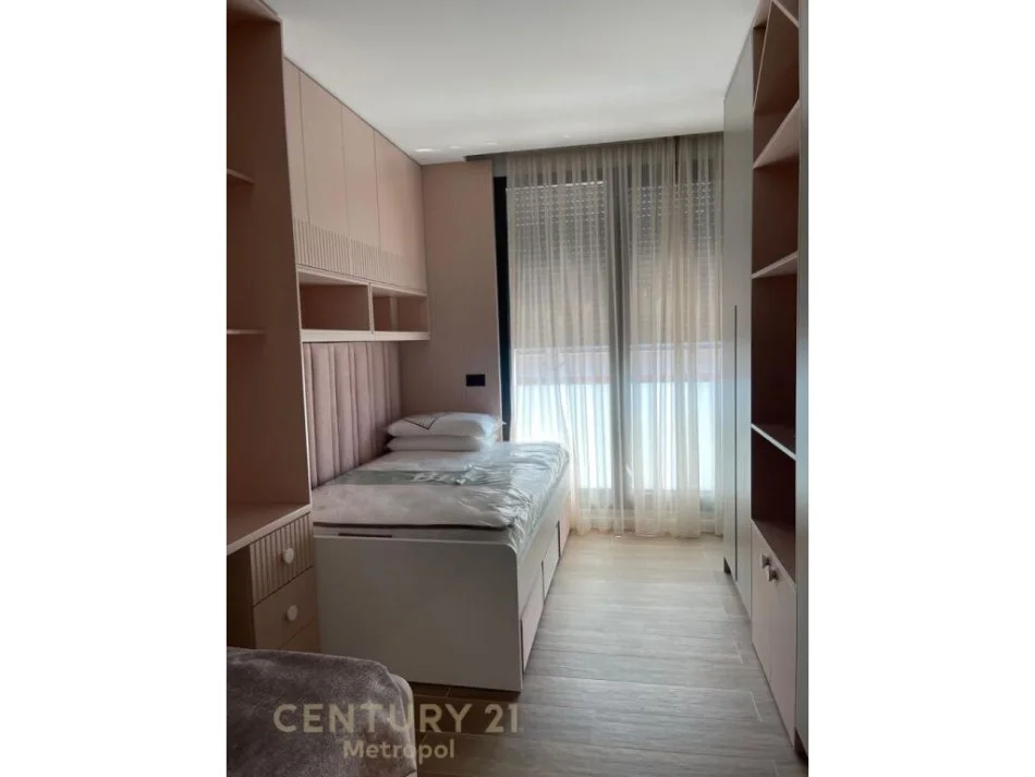 Tirane, jepet me qera apartament 2+1 Kati 3, 119 m² 1.550 € (Qendra tregetare TEG Tirana Albania)