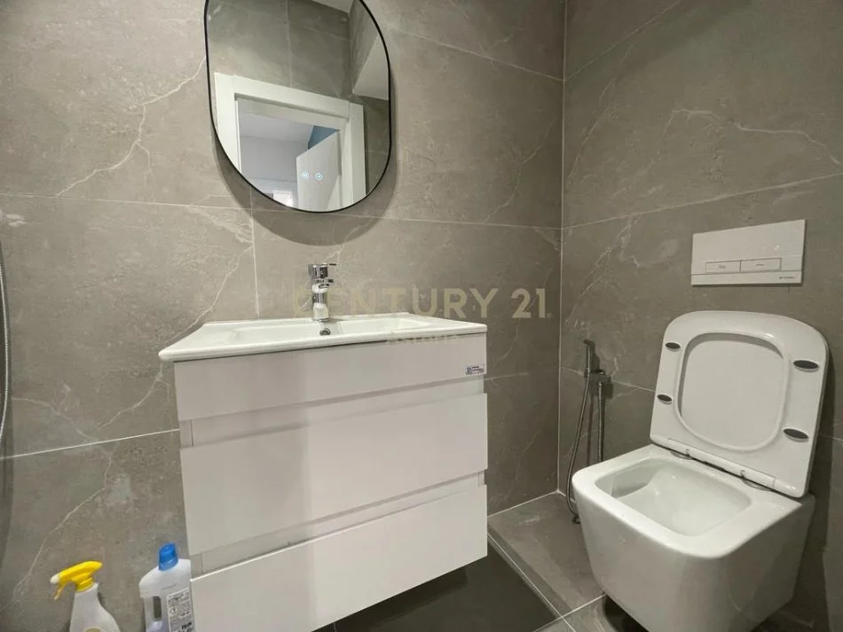 Tirane, shitet apartament 1+1 Kati 5, 28 m² 89.000 € 