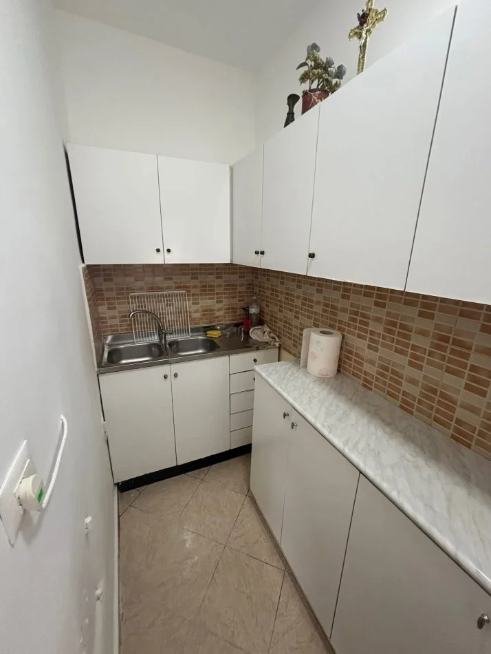 Tirane, jepet me qera apartament 2+1 Kati 4, 60 m² 600 € 