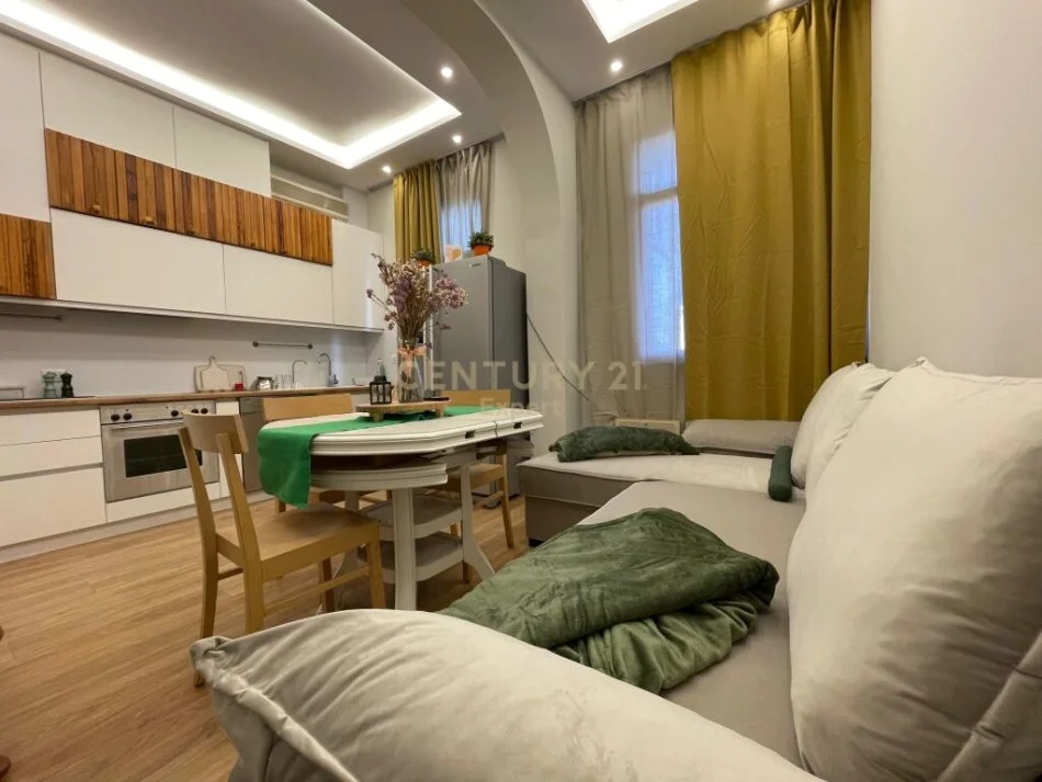 Tirane, jepet me qera apartament 2+1 Kati 3, 69 m² 800 € (Rruga e durresit)