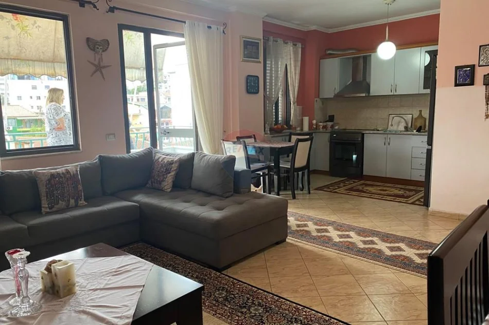 Tirane, shitet apartament 3+1 Kati 3, 141 m² 230.000 € (Kompleksi Grand)