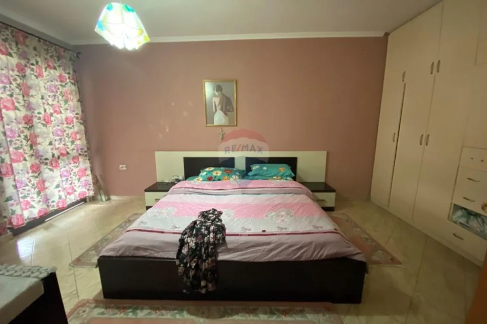 Tirane, shitet apartament 3+1 Kati 3, 141 m² 230.000 € (Kompleksi Grand)