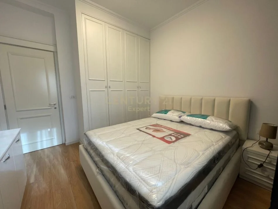 Tirane, jepet me qera apartament 2+1 Kati 3, 69 m² 800 € (Rruga e durresit)