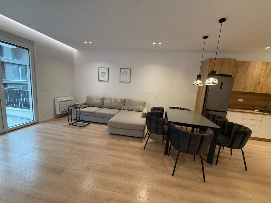Tirane, shitet apartament 2+1 Kati 4, 125 m² 250.000 € 