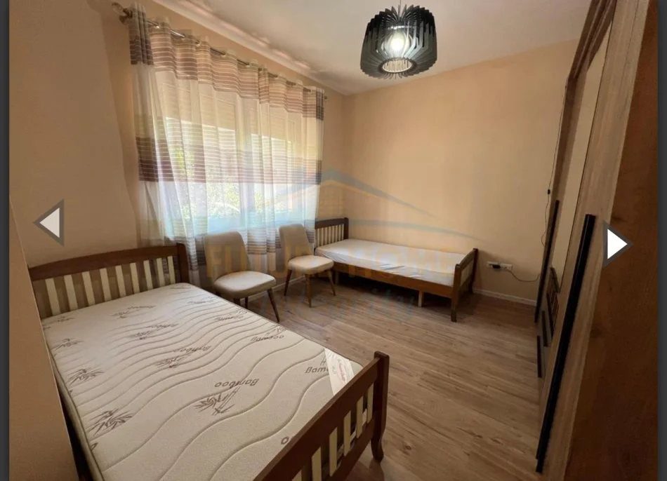 Tirane, jepet me qera apartament 2+1+Ballkon Kati 3, 80 m² 600 € (Rruga e Dibres , Kompleksi Tower Bridge)