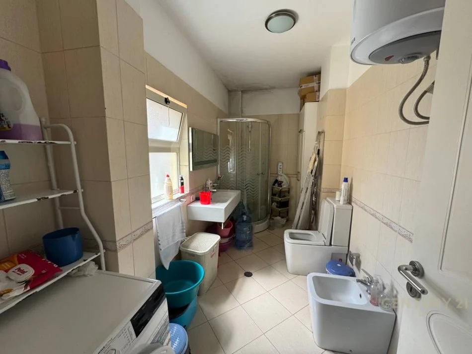 Tirane, shitet apartament 1+1 Kati 2, 75 m² 78.000 € 