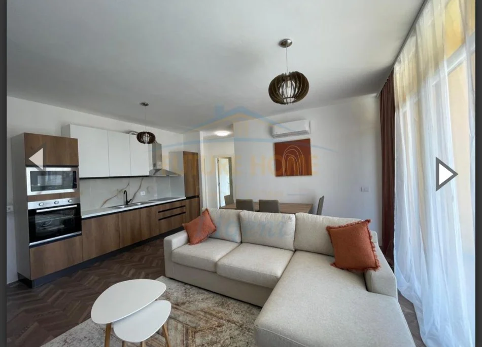 Tirane, jepet me qera apartament 2+1+Ballkon Kati 3, 600 € (Stacioni i Trenit)