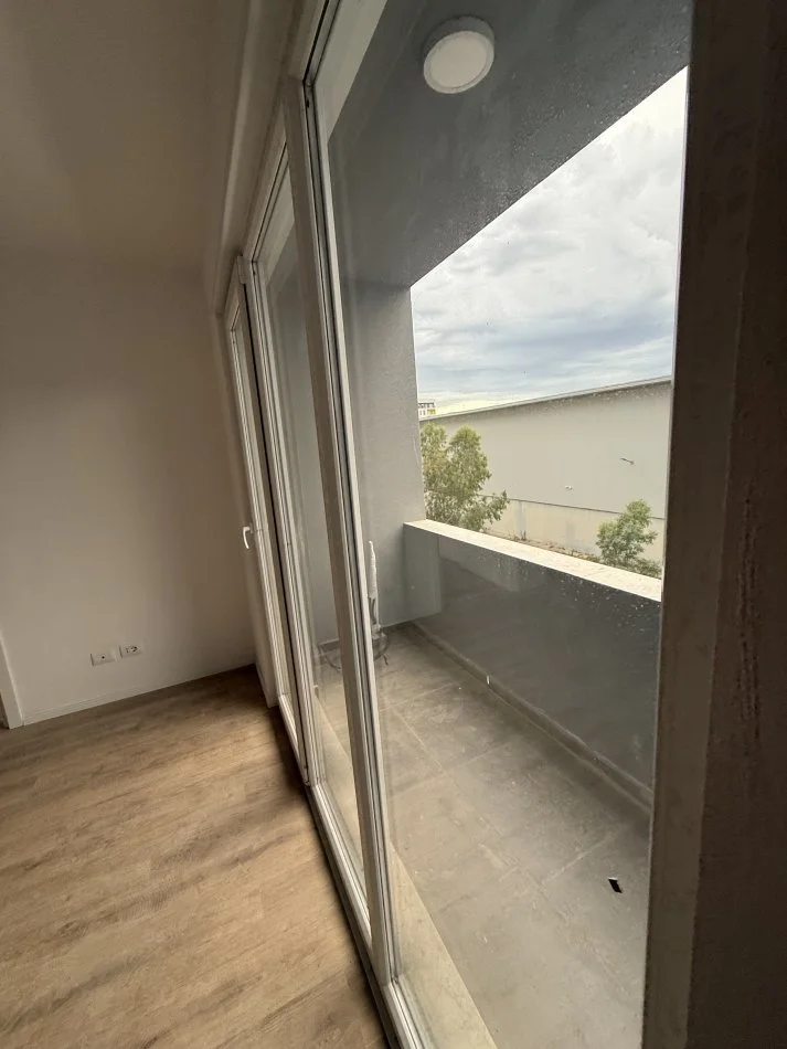 Tirane, shitet apartament 2+1+Ballkon Kati 2, 84 m² 93.000 € (Univers City Prane Parkut Gati Per Banim)