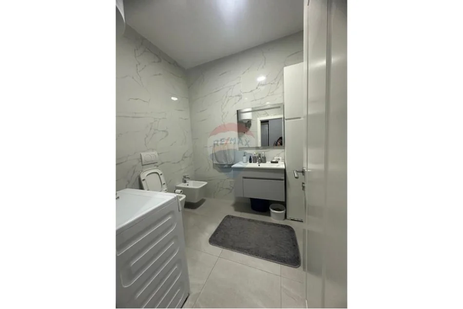 Tirane, shitet apartament 2+1+Ballkon , 110 m² 186.000 € (Jordan Misja, prane Hipotekes)