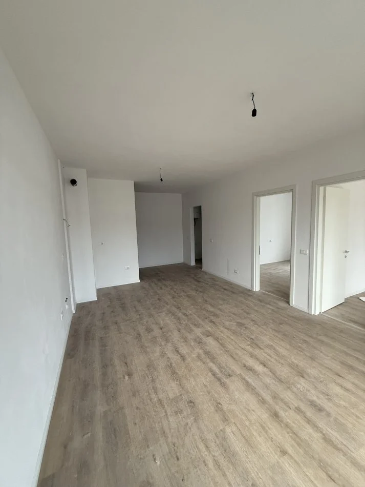 Tirane, shitet apartament 2+1+Ballkon Kati 2, 84 m² 93.000 € (Univers City Gati Per Banim)