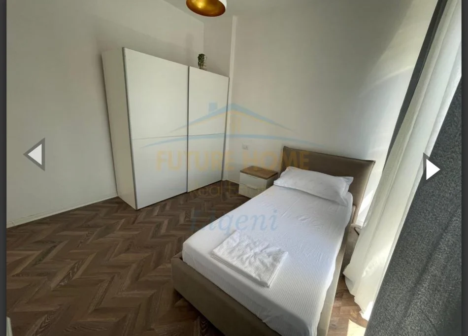 Tirane, jepet me qera apartament 2+1+Ballkon Kati 3, 600 € (Stacioni i Trenit)