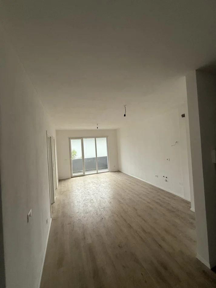 Tirane, shitet apartament 2+1+Ballkon Kati 2, 84 m² 93.000 € (Univers City Gati Per Banim Prane Parkut)