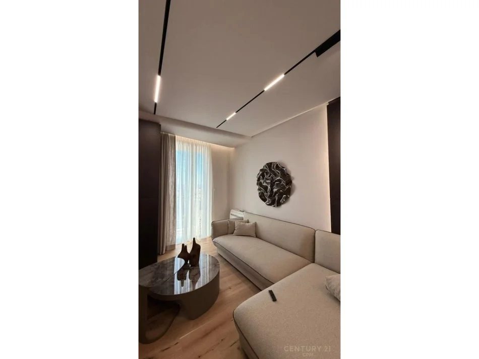 Tirane, jepet me qera apartament 1+1+Aneks+Ballkon Kati 13, 74 m² 1.200 € (GOLDEN TOWER)