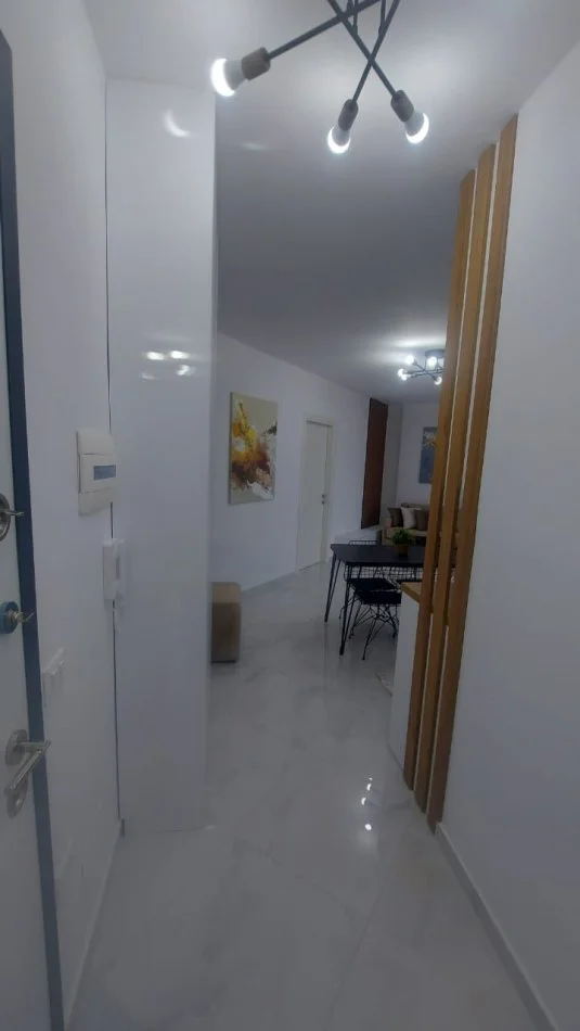 Tirane, jepet me qera apartament 1+1+Ballkon Kati 7, 66 m² 470 € (Yzberisht perballe Grand Gallery)