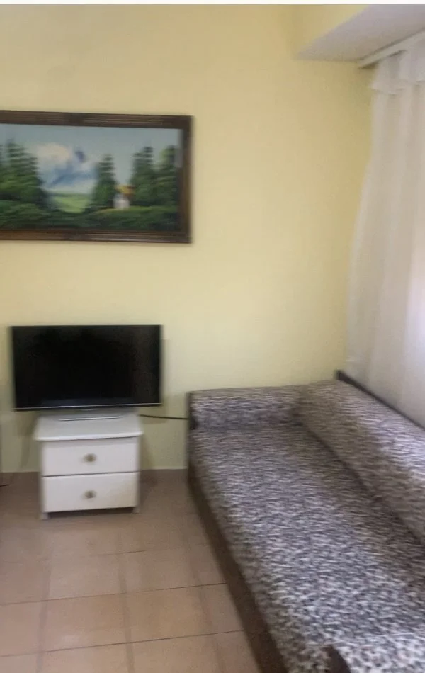 Tirane, jepet me qera shtepi Dublex Kati 2, 45 m² 250 € (Xhamlliku)