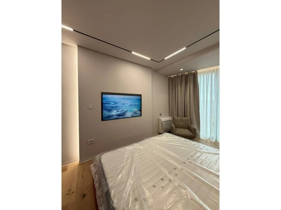 Tirane, jepet me qera apartament 1+1+Aneks+Ballkon Kati 13, 74 m² 1.200 € (GOLDEN TOWER)