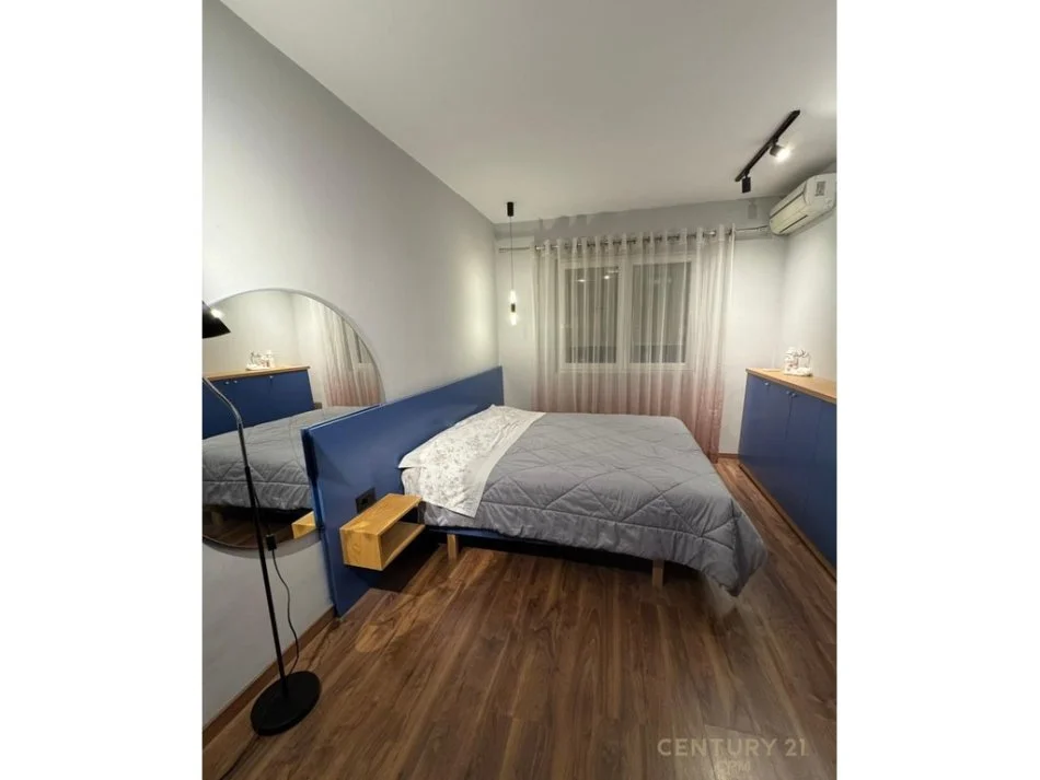 Tirane, jepet me qera apartament 2+1+Aneks+Ballkon Kati 4, 73 m² 750 € 