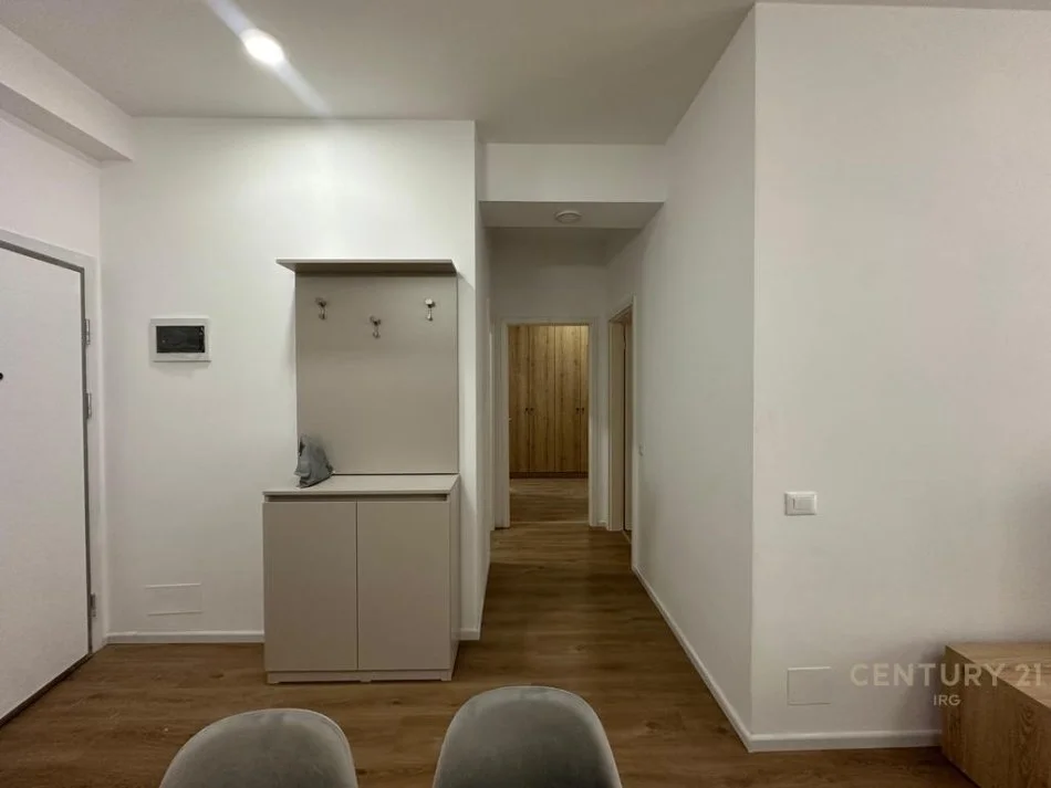 Tirane, jepet me qera apartament 2+1 Kati 5, 75 m² 550 € 