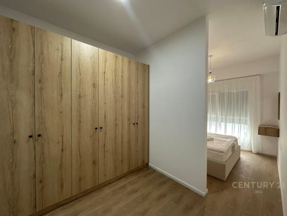 Tirane, jepet me qera apartament 2+1 Kati 5, 75 m² 550 € 