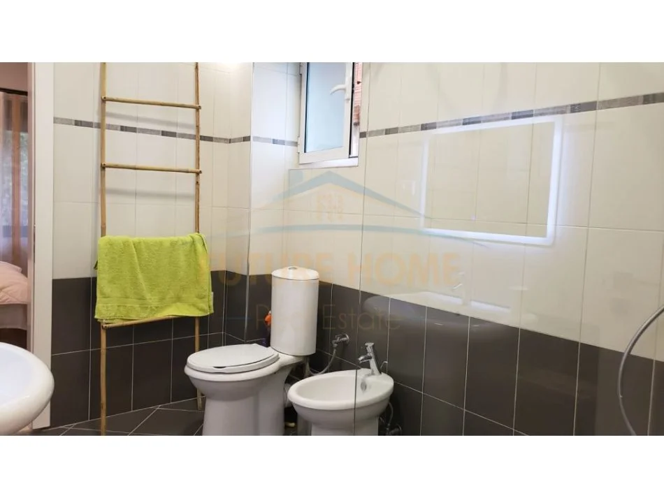 Tirane, jap me qera apartament 2+1+Ballkon Kati 1, 104 m² 650 € (Kopshti Zoologjik)