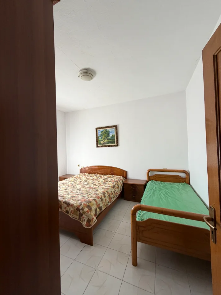 Tirane, jepet me qera apartament 1+1 Kati 5, 80 m² 450 € (Ambasada Amerikane)