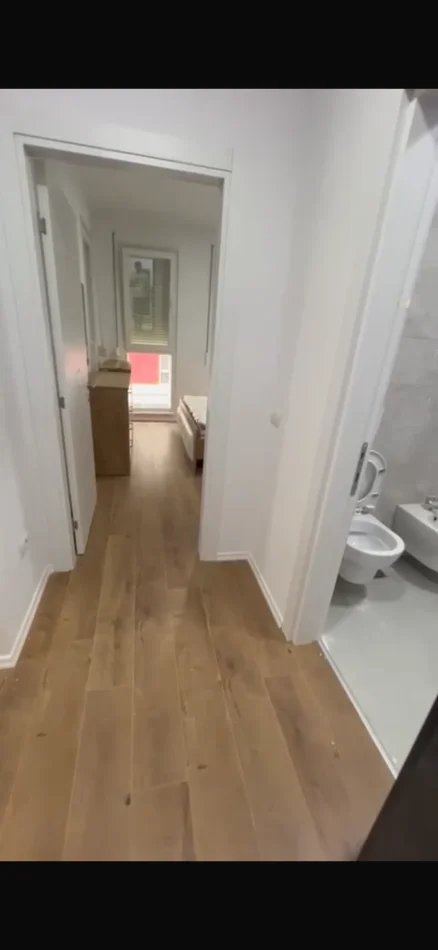 Tirane, jepet me qera apartament 1+1+Ballkon Kati 2, 60 m² 350 € (Univers City I Sapomobiluar)