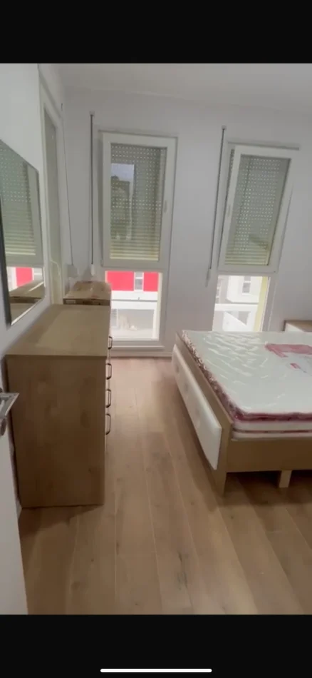 Tirane, jepet me qera apartament 1+1+Ballkon Kati 2, 60 m² 350 € (Univers City I Sapomobiluar)