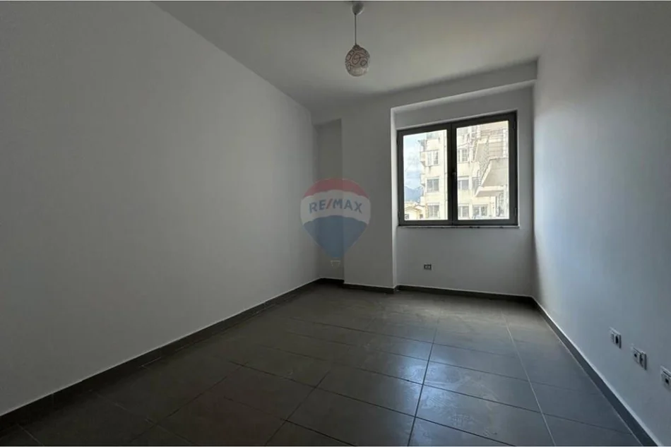 Tirane, shitet apartament 2+1 , 104 m² 157.000 € 