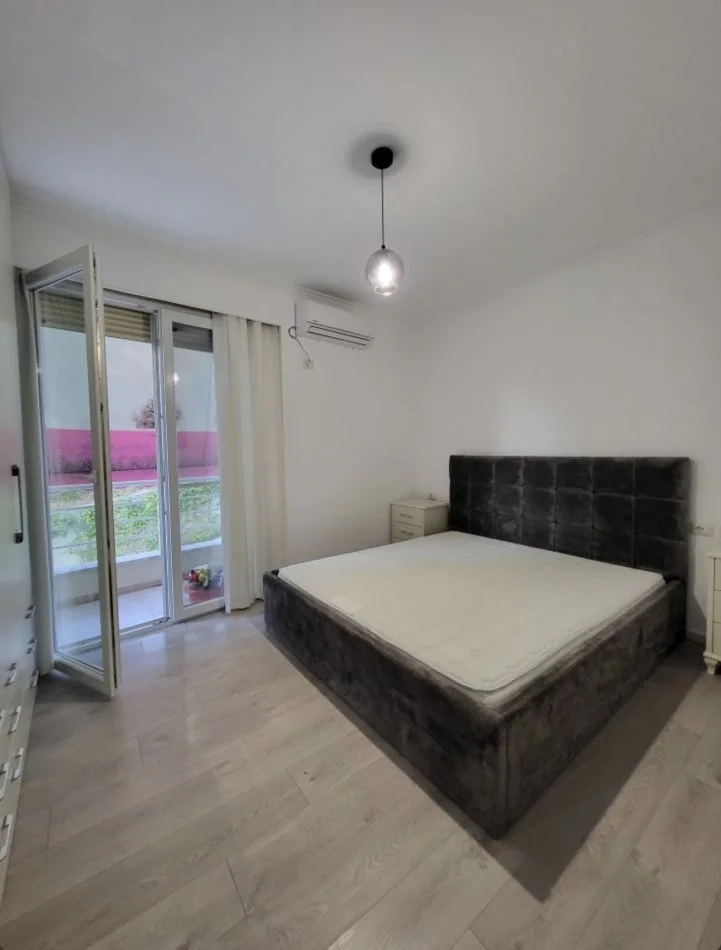 Tirane, jepet me qera apartament 2+1 Kati 2, 60 m² 692.325.615 € (Truga Eduard Mano)