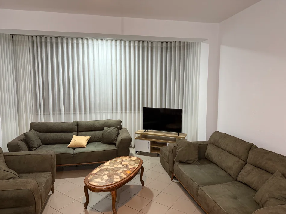 Tirane, jepet me qera apartament 1+1+Aneks+Ballkon Kati 0, 73 m² 420 € (Don Bosko)
