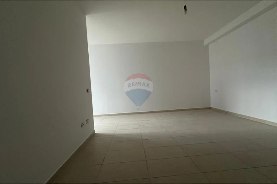 Tirane, shitet apartament 1+1 , 81 m² 122.000 € 