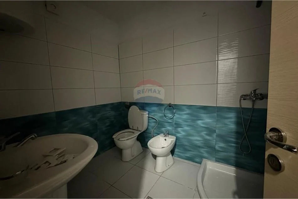 Tirane, shitet apartament 1+1 , 81 m² 122.000 € 