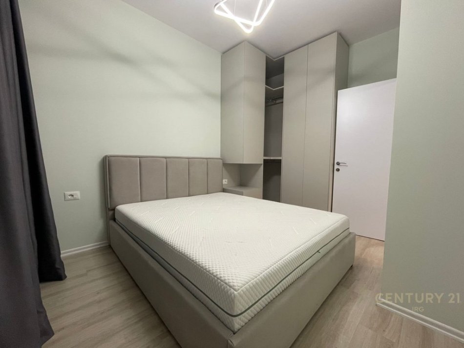 Tirane, jepet me qera apartament 1+1 Kati 10, 50 m² 700 € (Shkolla e Kuqe)