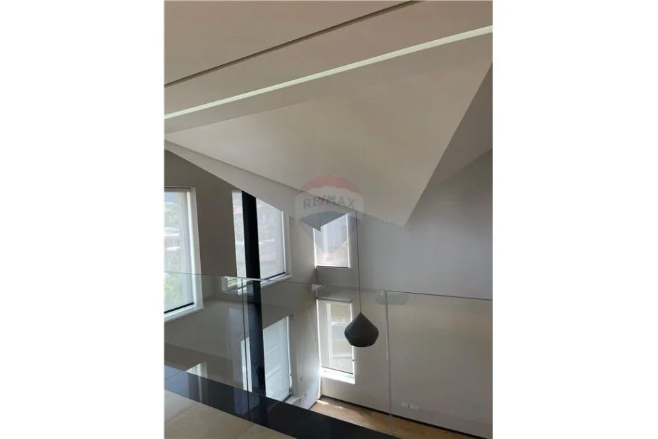 Tirane, jepet me qera Vile 3 Katshe , 250 m² 4.200 € (Rezidenca Acacia Hill)