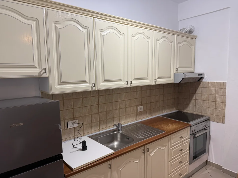 Tirane, jepet me qera apartament 1+1+Aneks+Ballkon Kati 0, 73 m² 420 € (Don Bosko)