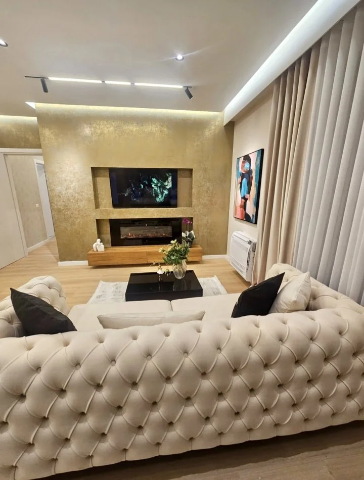 📣 SHITET SUPER Apartament 2+1 📍 Prane Pazarit Te Ri 🛣️ Rruga "Tefta Tashko Koco" ✨