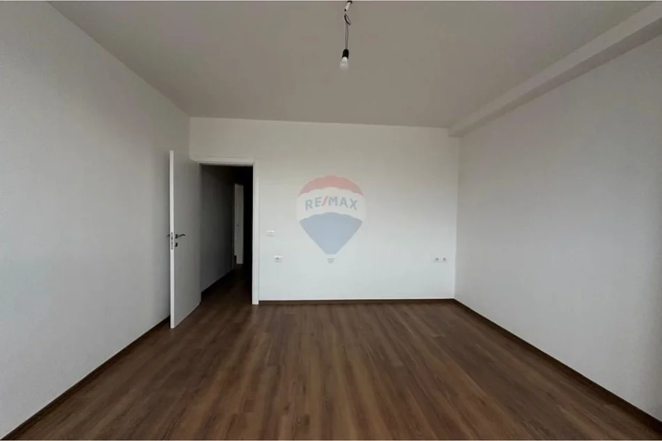 Tirane, shitet apartament 1+1 , 74 m² 110.000 € 