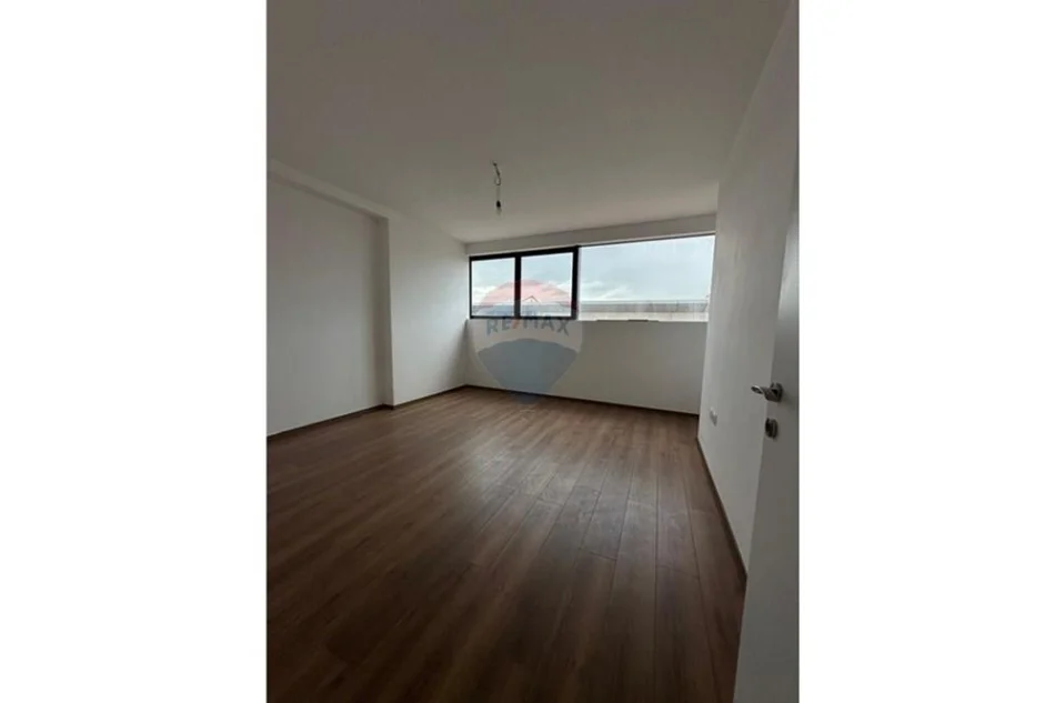 Tirane, shitet apartament 1+1 , 74 m² 110.000 € 