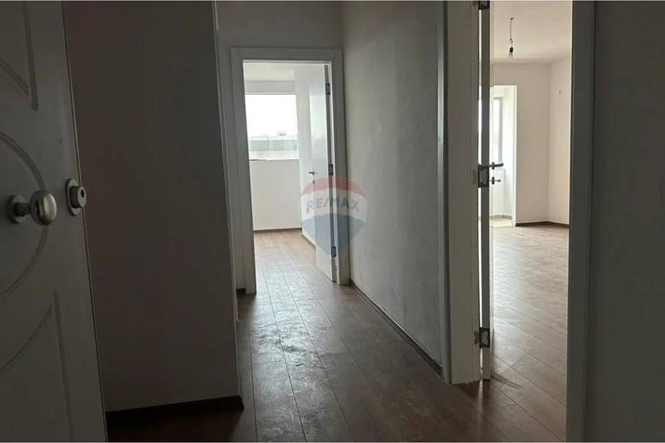Tirane, shitet apartament 1+1 , 74 m² 110.000 € 