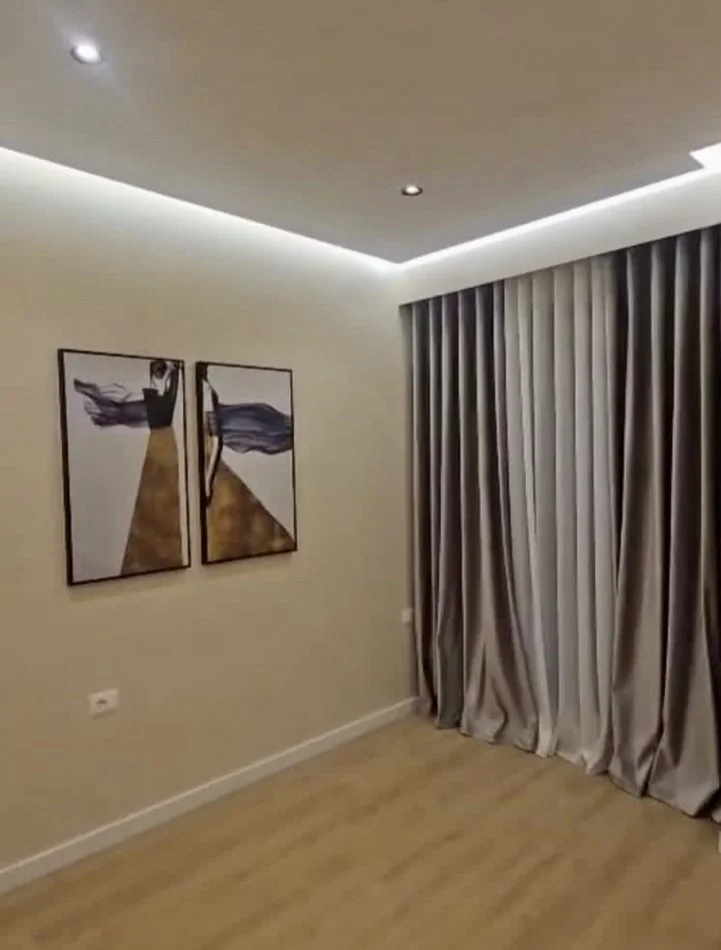 📣 SHITET SUPER Apartament 2+1 📍 Prane Pazarit Te Ri 🛣️ Rruga "Tefta Tashko Koco" ✨