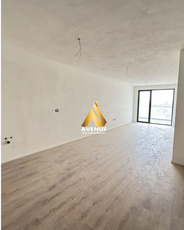 Tirane, shitet apartament 1+1 Kati 5, 74 m² 126.000 € (Rruga e Dafinave)