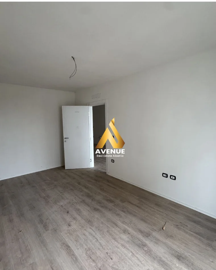 Tirane, shitet apartament 1+1 Kati 5, 74 m² 126.000 € (Rruga e Dafinave)