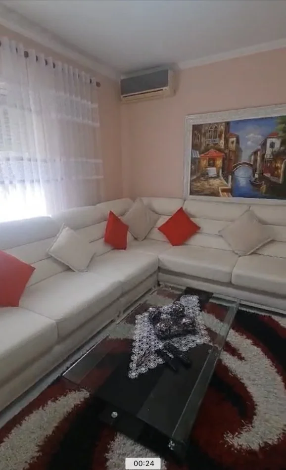 Tirane, jepet me qera 2+1 Kati 4, 90 m² 500 € (Gongresi lushnjes)
