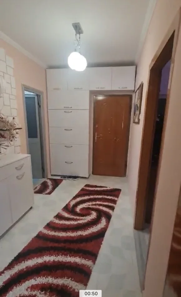 Tirane, jepet me qera 2+1 Kati 4, 90 m² 500 € (Gongresi lushnjes)
