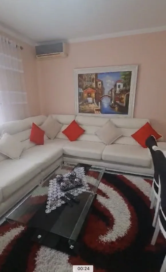 Tirane, jepet me qera 2+1 Kati 4, 90 m² 500 € (Gongresi lushnjes)