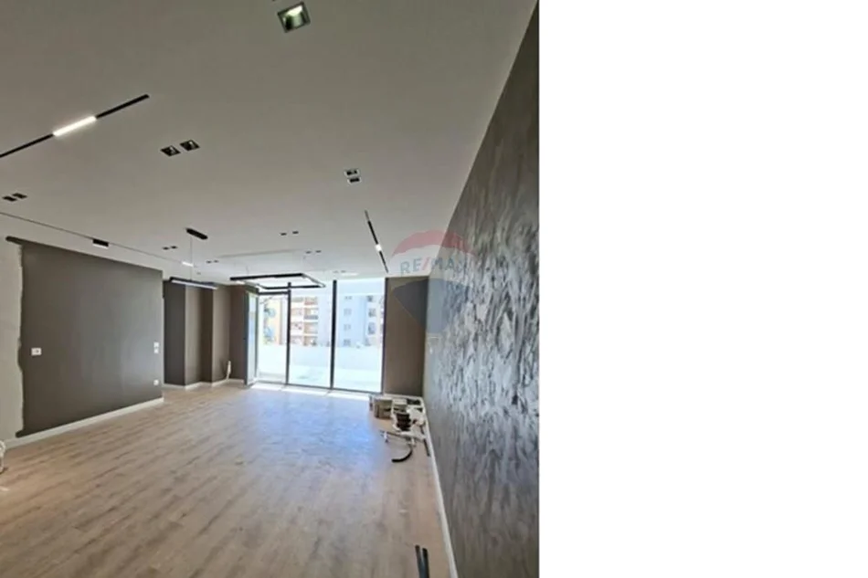 Tirane, shitet apartament 3+1 , 132 m² 200.000 € 