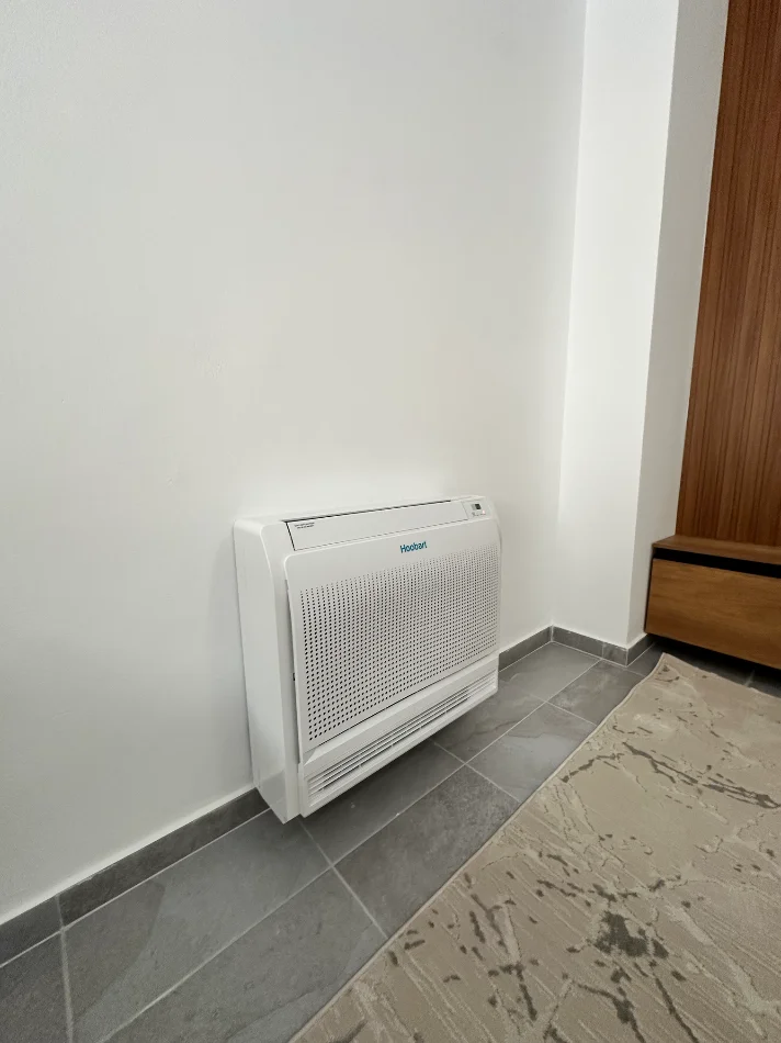 Tirane, jepet me qera apartament 1+1 , 500 € (kompleksi Aura laprake)