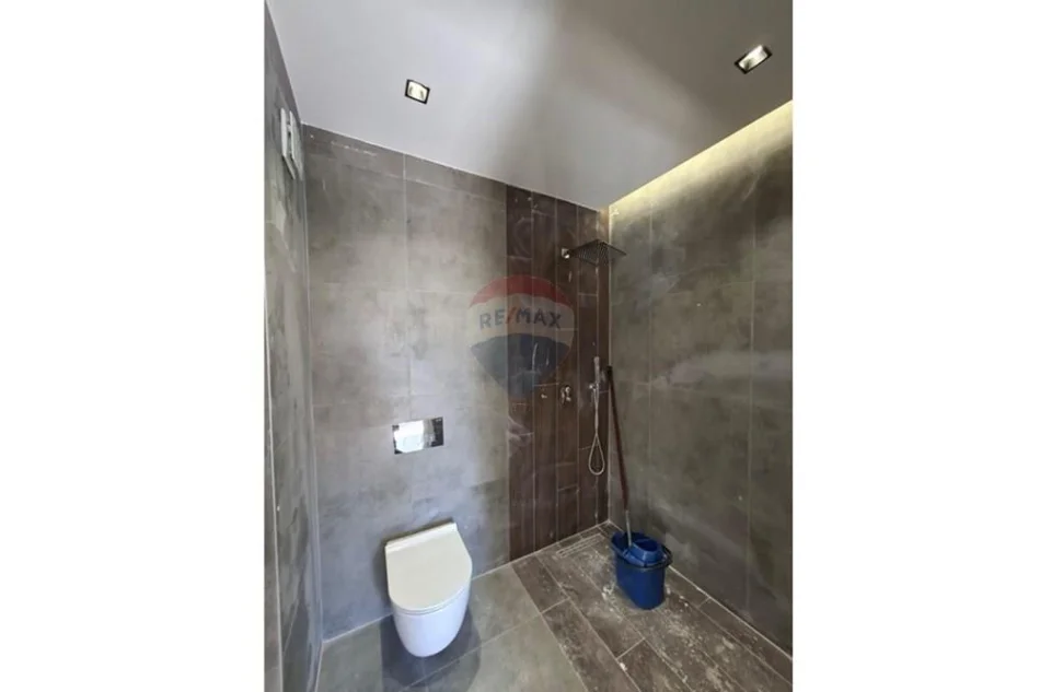 Tirane, shitet apartament 3+1 , 132 m² 200.000 € 